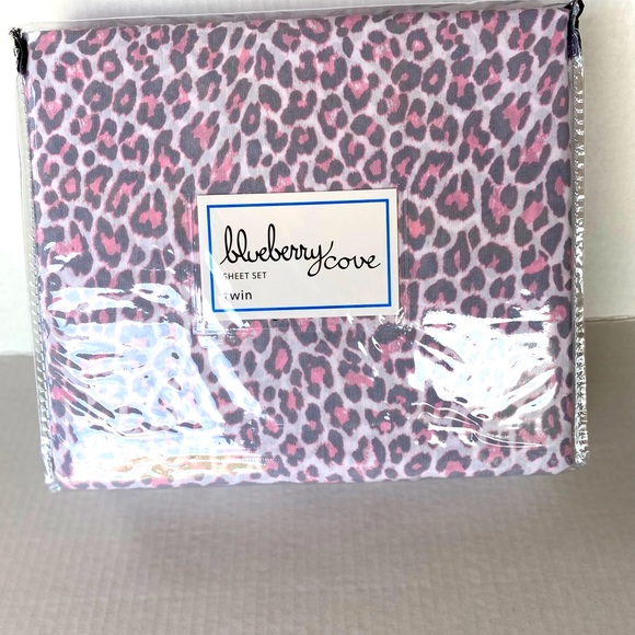 Blueberry Cove Leopard Sheet Set Sz Twin - Picture 3 of 6
